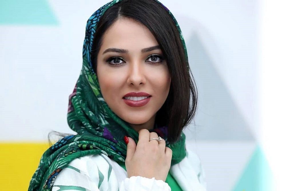 واکنش لیلا اوتادی به منتقدین شعرش/ عکس