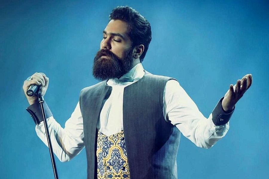 علی زندوکیلی برای آقازاده خواند