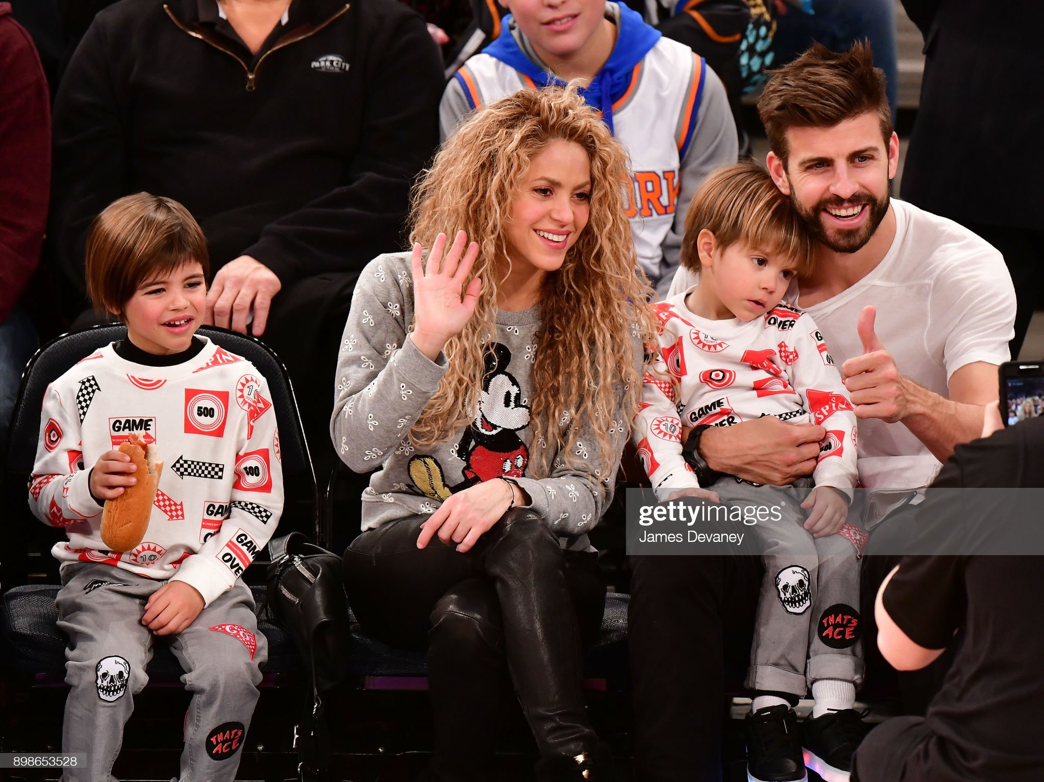 شکیرا و پیکه